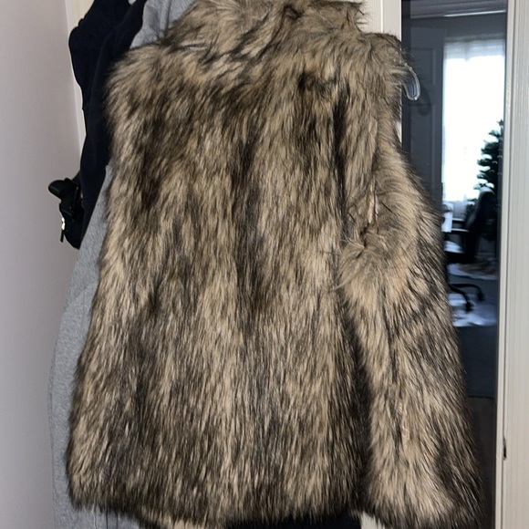 Michael kors size M fur vest - Picture 3 of 3